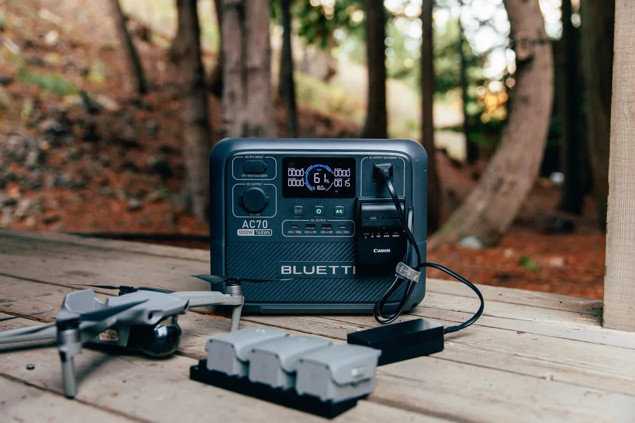 BLUETTI AC70 para Autônomos e Pequenos Negócios: Energia Onde o Trabalho Acontece