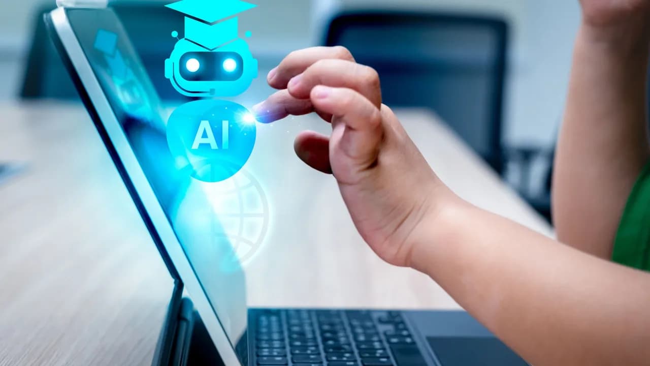 IA na educação: guia para avaliar escolas com tutor digital e provas de resultados